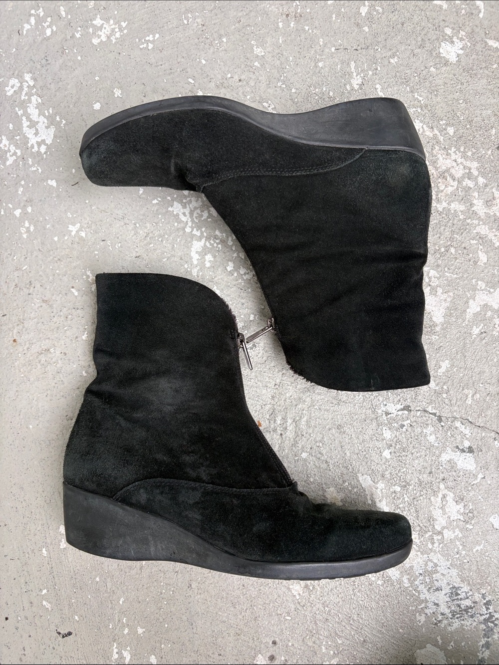 La Canadienne suede ankle boots